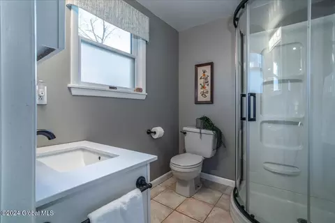 Bath - 19 Ridge Rd, Delmar, NY 12054 photo 1 of 3