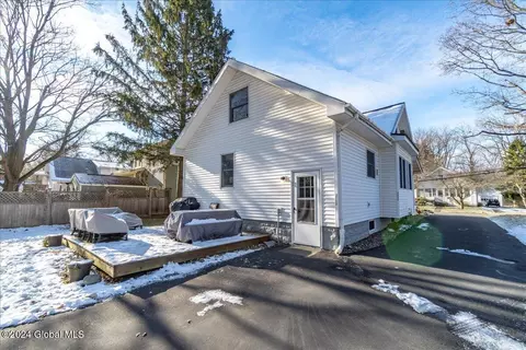 Exterior - 19 Ridge Rd, Delmar, NY 12054 photo 5 of 8