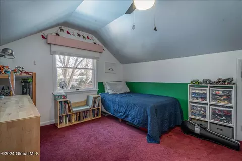 Bedroom - 19 Ridge Rd, Delmar, NY 12054 photo 4 of 7