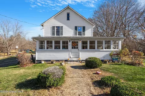 217 Maple Ave, Selkirk, NY 12158