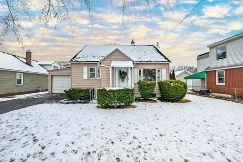 187 Mariaville Rd, Schenectady, NY 12306