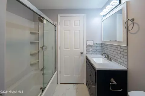 44 Marshall Ave, Schenectady, NY 12304 photo 17