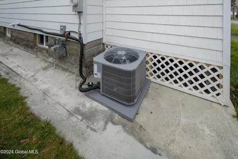 44 Marshall Ave, Schenectady, NY 12304 photo 39