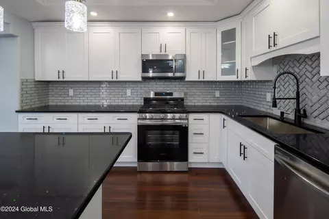 44 Marshall Ave, Schenectady, NY 12304 photo 6