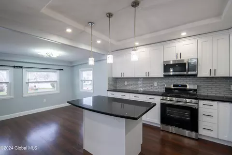44 Marshall Ave, Schenectady, NY 12304 photo 9