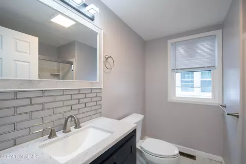 44 Marshall Ave, Schenectady, NY 12304 photo 15