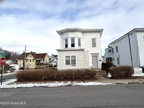 110 Florida Ave, Amsterdam, NY 12010