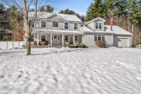109 Farr Ln, Queensbury, NY 12804