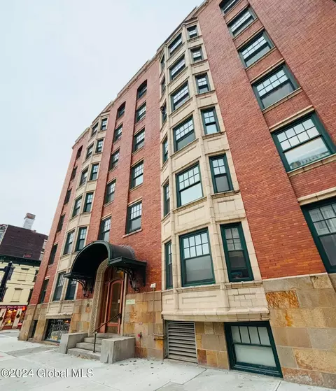 352 State St #2A, Albany, NY 12210