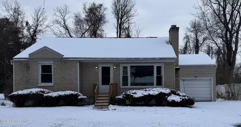 12 Knadler Dr, Latham, NY 12110