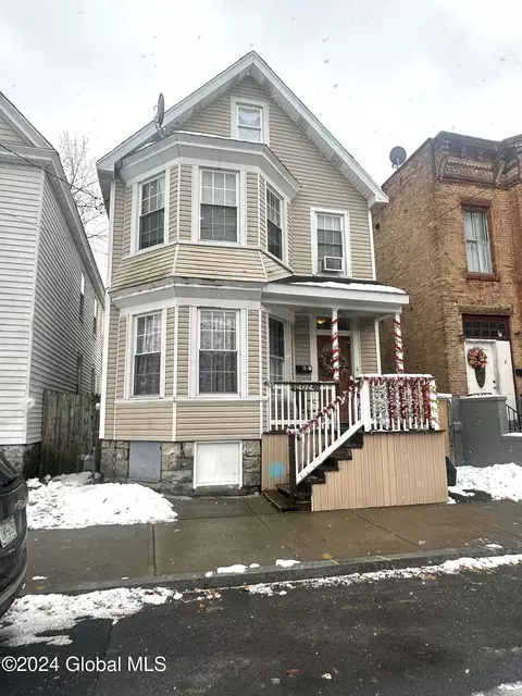 6 Catherine St, Schenectady, NY 12307