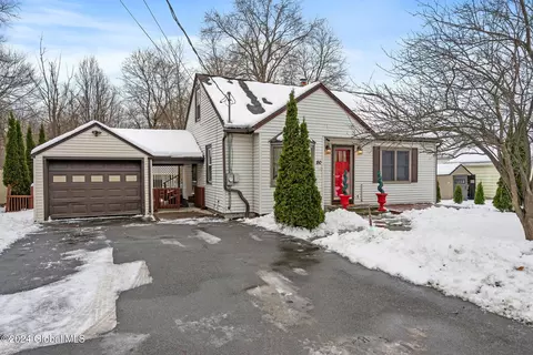 150 Sunset Rd, Amsterdam, NY 12010