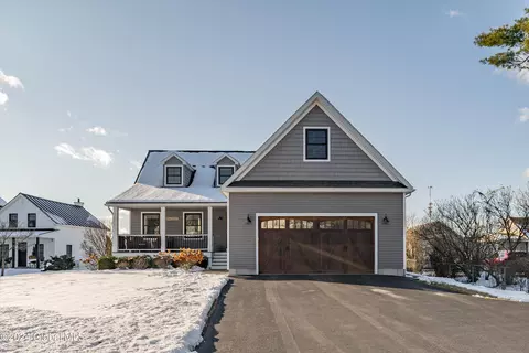 7 Joseph St, Saratoga Springs, NY 12866