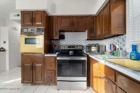115 Morris Rd # A, Schenectady, NY 12304 photo 3