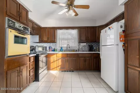 115 Morris Rd # A, Schenectady, NY 12304 photo 2