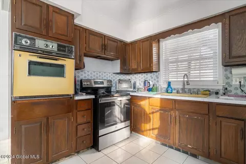115 Morris Rd # A, Schenectady, NY 12304 photo 4