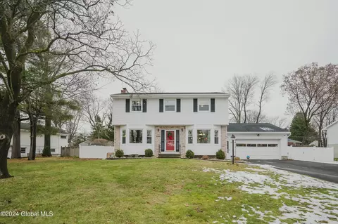25 Brookwood Dr, Latham, NY 12110