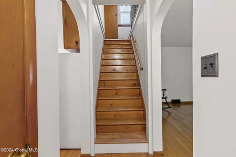 Entry Way - 2801 Consaul Rd, Schenectady, NY 12304 photo 2 of 3