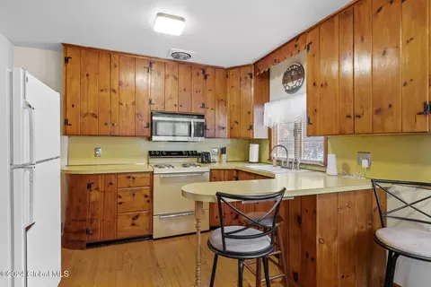 Kitchen - 2801 Consaul Rd, Schenectady, NY 12304 photo 2 of 3