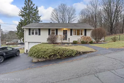 1602 Spring Ave Ext, Wynantskill, NY 12198