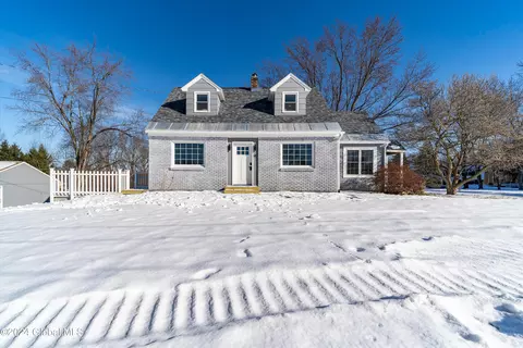 611 Waite Rd, Clifton Park, NY 12065