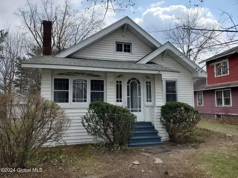 20 Lincoln Ave, Delmar, NY 12054