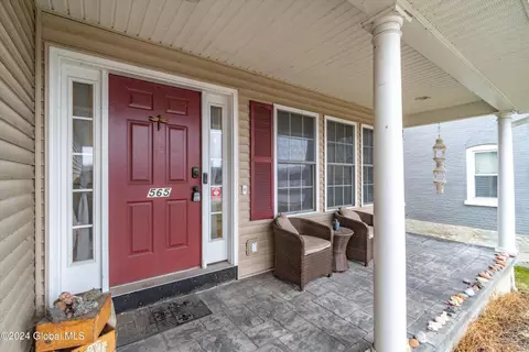 565 Hudson Ave, Stillwater, NY 12170