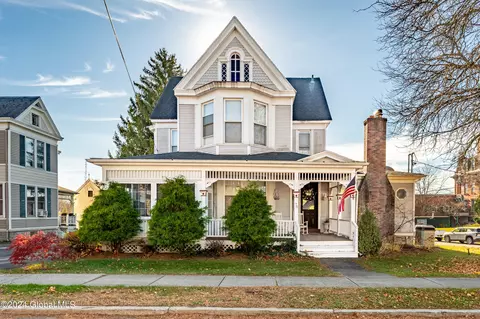75 Westerlo St, Coeymans, NY 12045