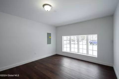 Living - 80 Elliott Ave, Schenectady, NY 12304 photo 3 of 4