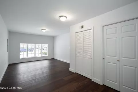 Living - 80 Elliott Ave, Schenectady, NY 12304 photo 4 of 4