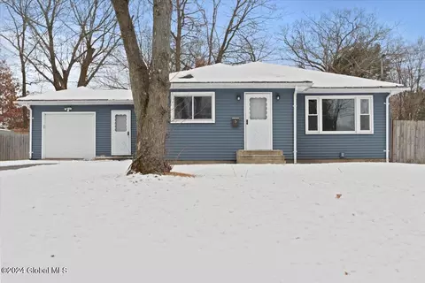 5 Emerick Ln, Albany, NY 12211