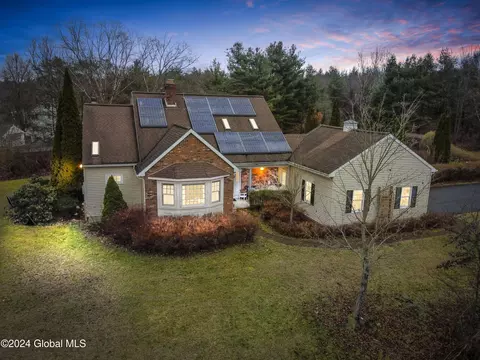 336 Shufelt Rd, Nassau, NY 12123