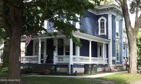 246 S Peterboro St, Canastota, NY 13032
