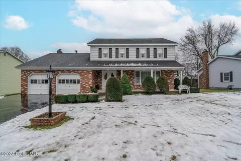 65 Delafield Dr, Albany, NY 12205