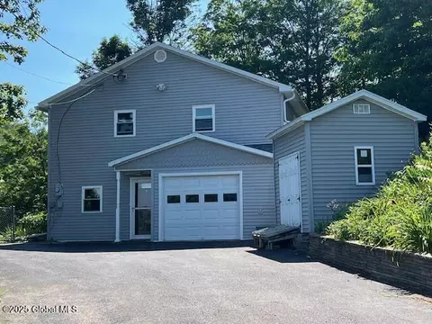 138 Hughes Rd, Amsterdam, NY 12010