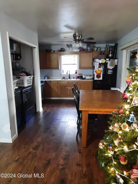 802 Harrison Ave, Schenectady, NY 12306 photo 5