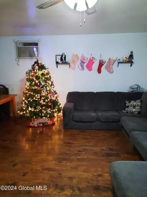 802 Harrison Ave, Schenectady, NY 12306 photo 4