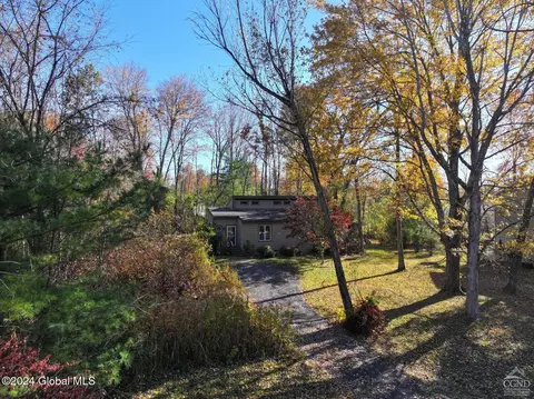 888 Sleepy Hollow Rd, Athens, NY 12015