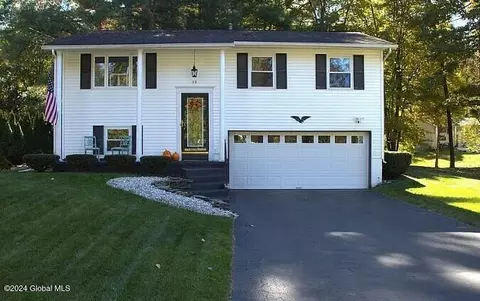 23 Whipple Tree Road Dr, Ballston Spa, NY 12020