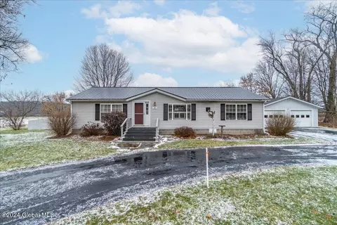 37 S Main St, Salem, NY 12865