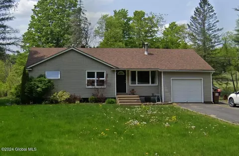 161 Stevers Mills Rd, Broadalbin, NY 12025