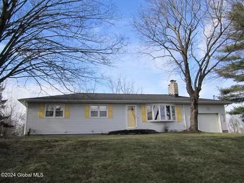 1495 Carney Rd, Castleton On Hudson, NY 12033