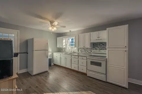 Kitchen - 4249 Ny 30, Amsterdam, NY 12010 photo 1 of 2