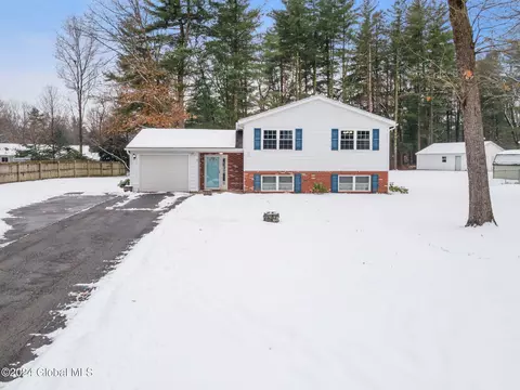 5 Van Tassell Ln, Ballston Spa, NY 12020