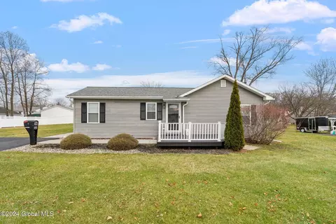 6 Maine Ave, Rensselaer, NY 12144