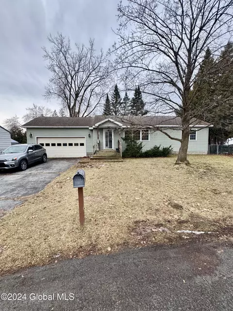 7 Arbor Dr, Hudson Falls, NY 12839
