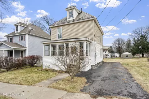 20 Commerce St, Scotia, NY 12302