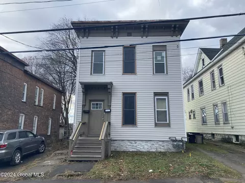 42 Union St, Amsterdam, NY 12010