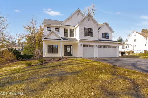 3 Loudon Pkwy, Loudonville, NY 12211