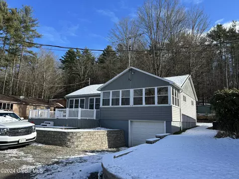 266 E Lake Rd, Cossayuna, NY 12823